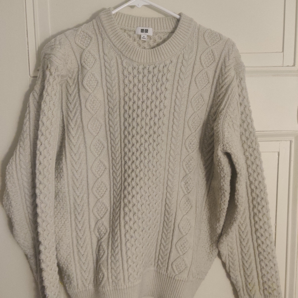 Uniqlo Cable Knit Crew Neck Sweater (NOT stored hanging)